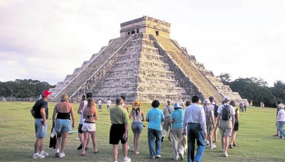 Miles viajan a la tierra azteca por motivos de turismo.