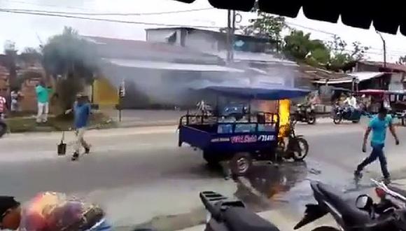 Iquitos: Furgoneta arde en llamas en plena vía pública [VIDEO]