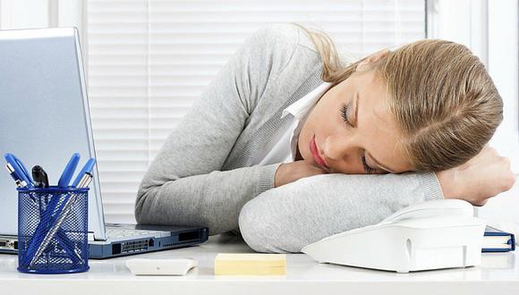 ¿Es malo tener una siesta en el trabajo? Esto dicen los expertos