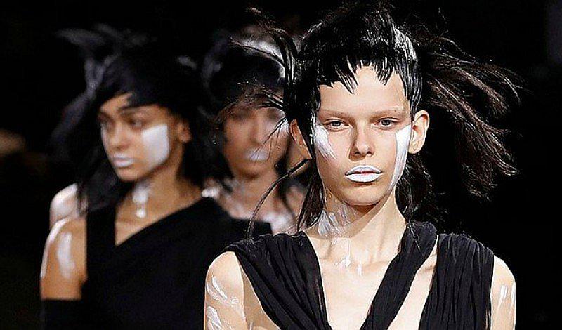 Las modelos no suelen sonreír cuando están la pasarela, pero... ¿sabes el por qué? 