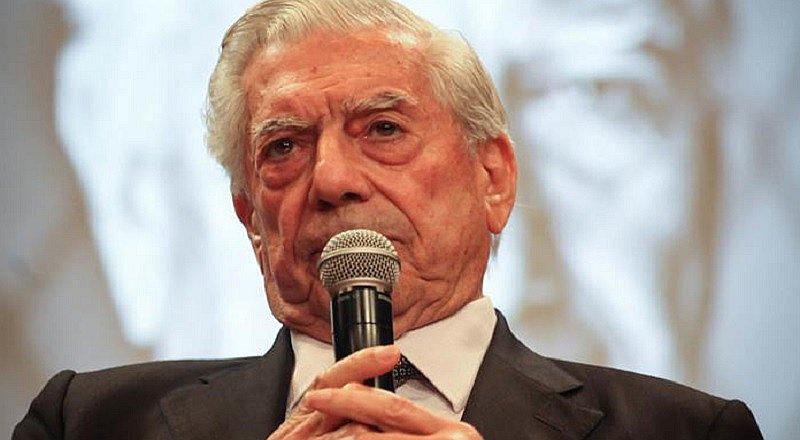 Mario Vargas Llosa se muestra optimista tras suspensión de Dilma Rousseff 