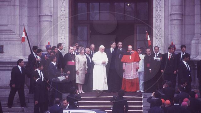 Alan García y sus fotos con los personajes más ilustres (FOTOS)