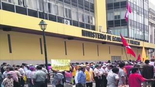 Fonavistas protestan frente al Ministerio de Economía