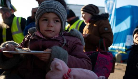 Los niños de Ucrania también son objetivos de los invasores rusos mientras bombardean al pueblo ucraniano.