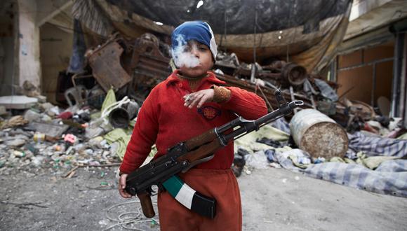 Rebeldes y yihadistas en Siria reclutan a menores en sus filas