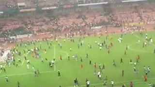 Molestia por no ir al Mundial: barristas de Nigeria invadieron estadio y causaron destrozos