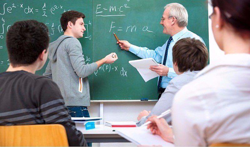 Huelga de profesores: ¿En qué país de Latinoamérica pagan mejor a los profesores?