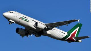 Aerolínea de los papas se despide: Alitalia realiza su último vuelo después de 74 años