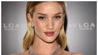 Rosie Huntington-Whiteley deja boquiabiertos a todos en el lanzamiento de Bvlgari Complementos