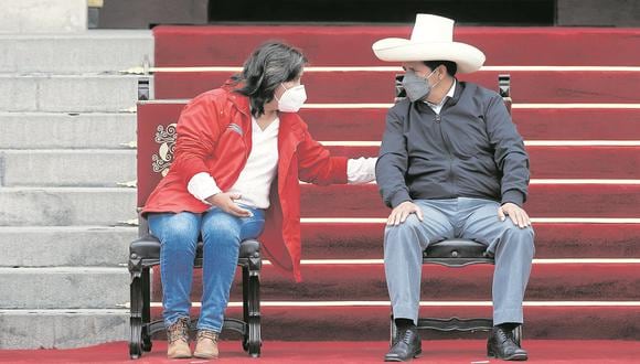 Solos, pero juntos. Boluarte no dudó en acusar a Cerrón como factor de inestabilidad. El presidente sigue en silencio. (Foto: CÉSAR CAMPOS / GEC)