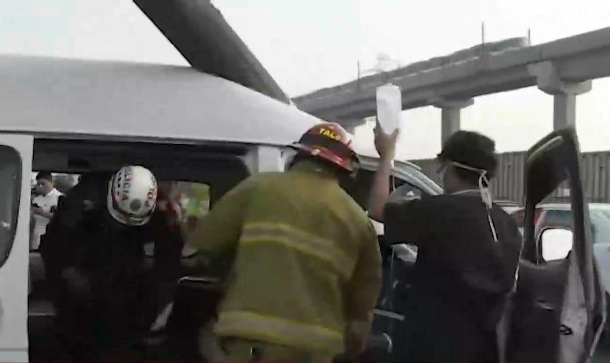 El conductor estuvo atrapado por casi una hora. (Foto: Captura/América Noticias)