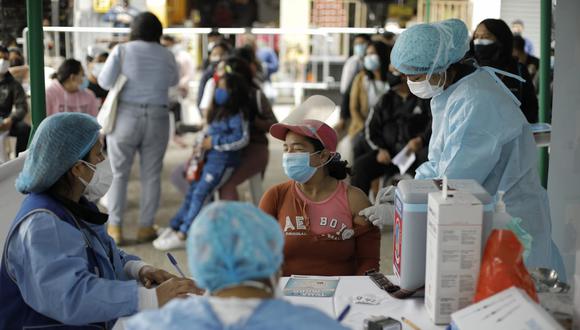 La vacunación contra el coronavirus continúa avanzando a nivel nacional. Foto: Joel Alonzo/@photo.gec