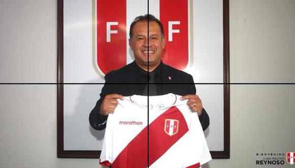 Juan Reynoso posó con la camiseta de la selección peruana. (Foto: FPF)