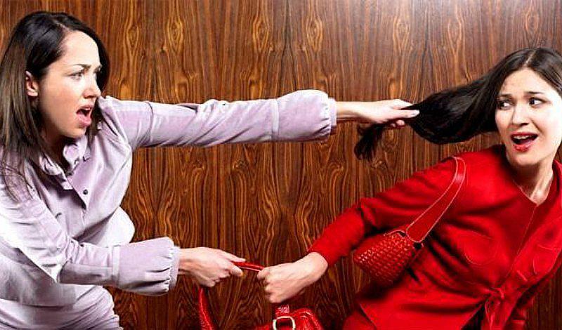 ¿Por qué una mujer traicionada se enoja con la amante y no con su esposo?