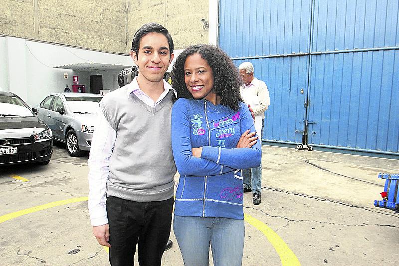 "Satirizamos el racismo en serie"