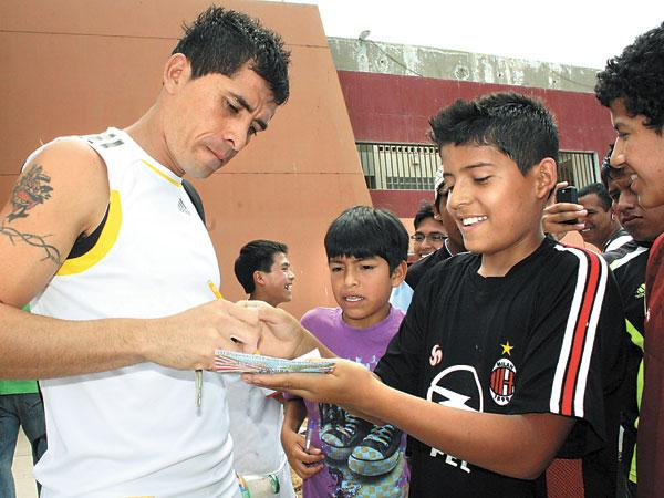 "Les tapamos la boca"