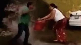 Mujer quema vivo a esposo  y lo acusa de violar de su hijo (FOTOS)