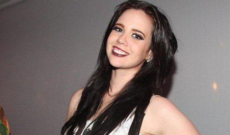 Lucía Oxenford realiza impresionante desnudo [VIDEO]