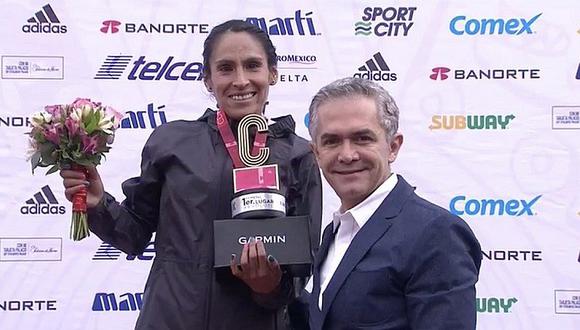 Gladys Tejeda gana la Maratón de México y ¡marca nuevo récord!