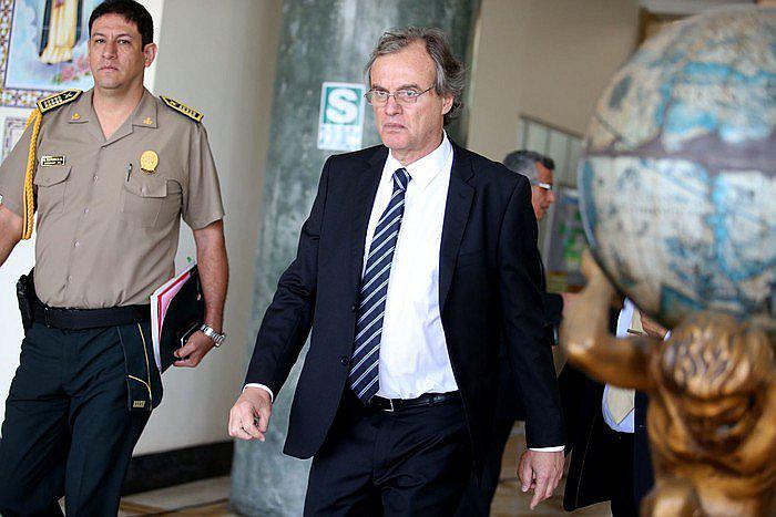 Carlos Basombrío: será interpelado el 21 de junio y su censura es posible