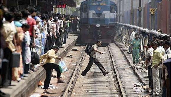 India: Tres jóvenes mueren al intentar hacerse un "selfie" con un tren