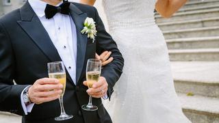 En plena boda, recién casados generan envidia por recibir terreno como regalo