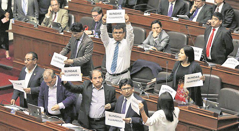 Debate de informe final de la comisión “Lava Jato” se retoma hoy tras gritos e insultos 