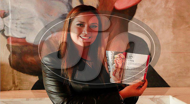 ¡Marina Mora súper feliz! Se confiesa en libro que saldrá a la venta con Diario OJO