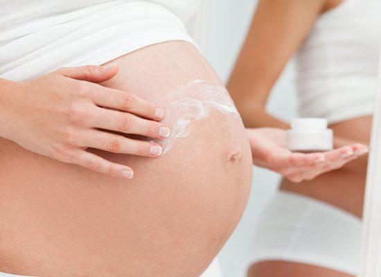 ¿Cómo evitar las terroríficas y feas estrías en el embarazo?