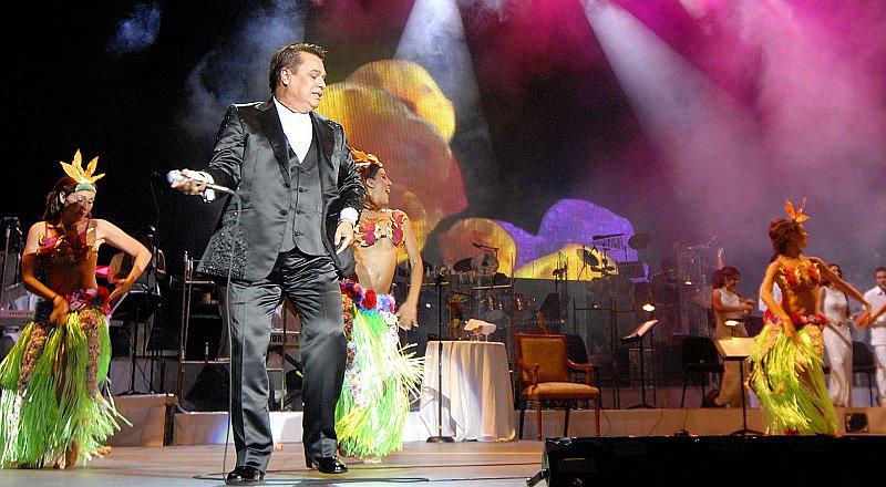 Juan Gabriel iba a cantar el próximo año en Lima