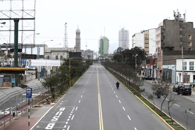 Las principales avenidas de la capital lucen vacías. (Fotos Giancarlo Ávila / GEC)