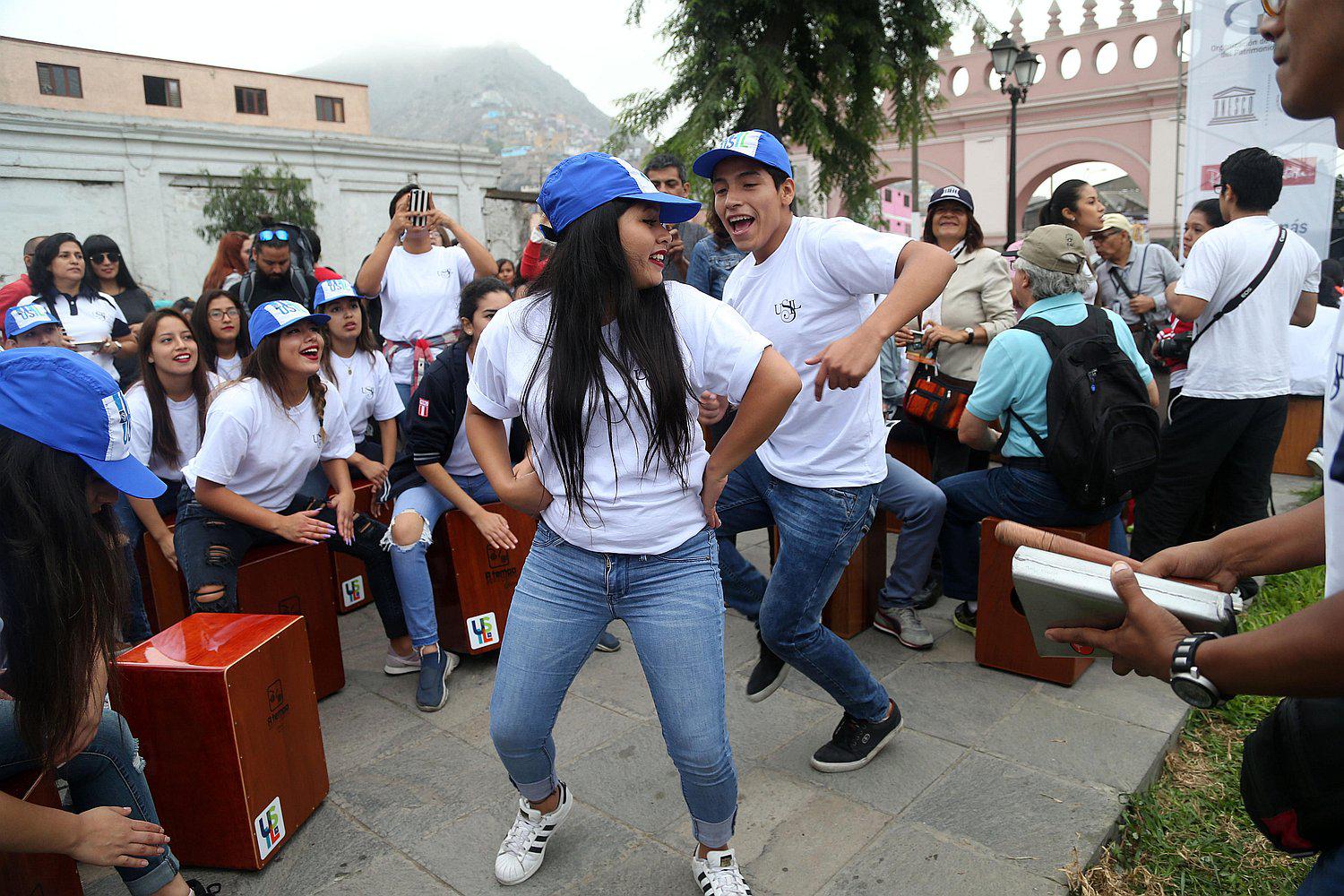 Cajón peruano celebra 40 años de cambiar el flamenco con Paco de Lucía