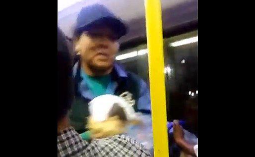 Facebook: cobradora de combi regala panetón a pasajeros y se vuelve viral 