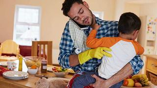 ¿Papá en casa? No juzgues, los quehaceres del hogar son trabajo