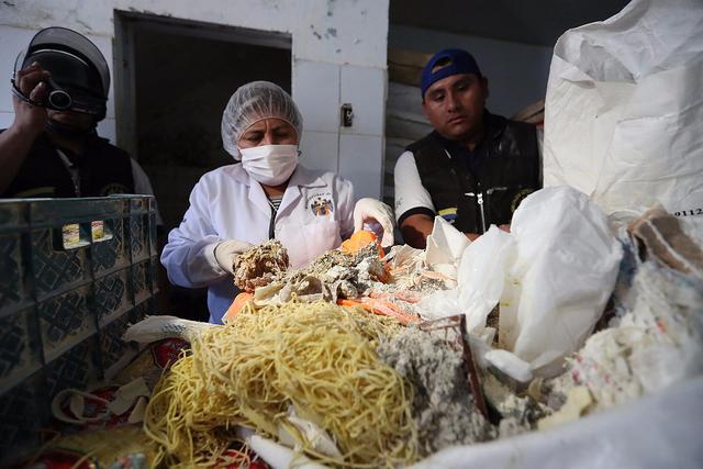 Mira cómo preparaban las pastas en fábrica clandestina (FOTOS)