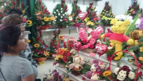 Día de la Madre: Compradores ya abarrotan mercados de flores [VIDEO]