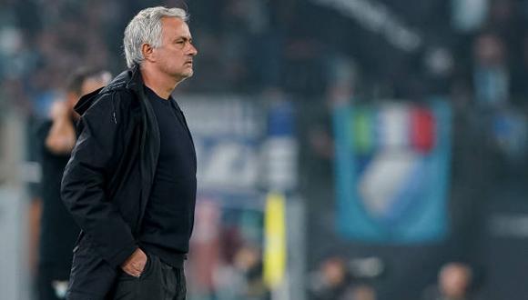 José Mourinho tiene contrato con la Roma hasta junio de 2024 y puede ser echado antes o no ser renovado. (Foto: Getty Images)