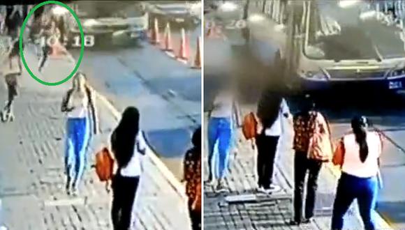 Mujer intenta alcanzar colectivo pero es embestida por bus del Corredor Azul (VIDEO)