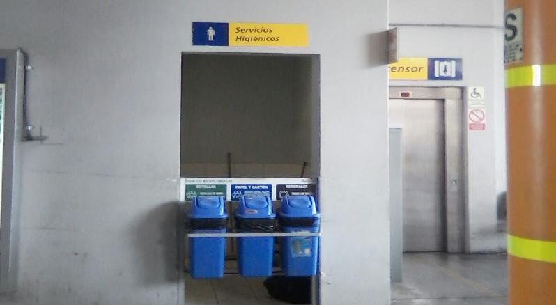 Metropolitano: Denuncian que baño de estación sigue malogrado