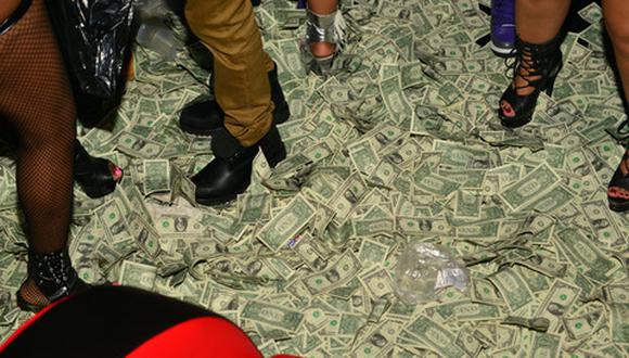 Rapero Drake lanzó 50 mil dólares en un club de stripers [FOTOS]