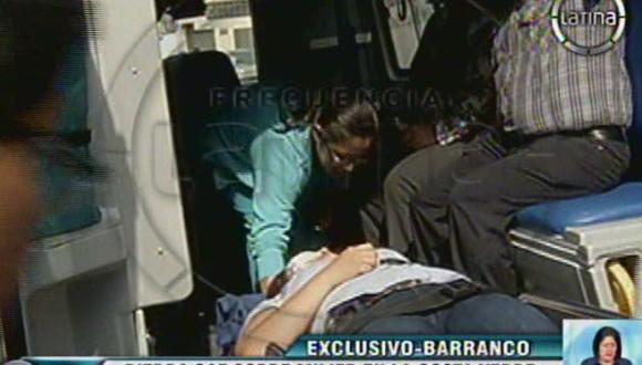 Barranco: Piedra le cayó a mujer en la Costa Verde [VIDEO] 