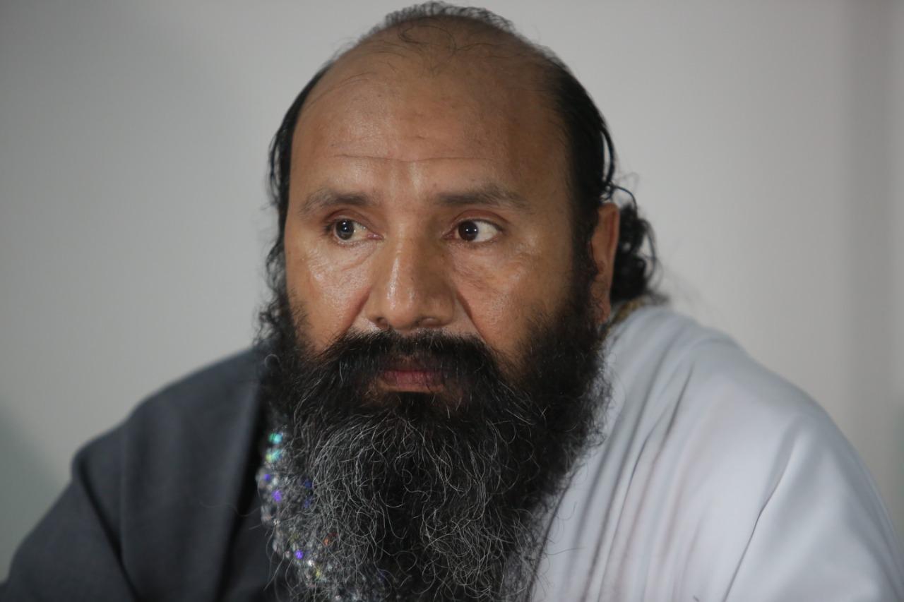 conferencia de prensa del candidato n3 del FREPAP, Wilmer Cayllahua. local partidario del FREPAP, Surco.