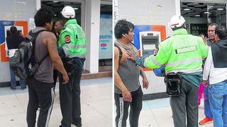 Sujetos se agarran a golpes por uso de un cajero automático | FOTOS