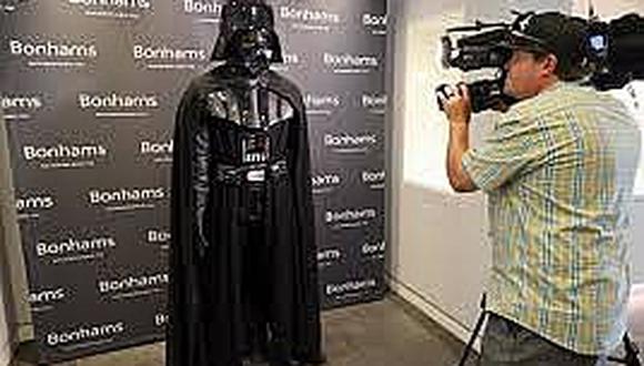 ​Subastan traje de Darth Vader por dos millones de dólares (VIDEO)
