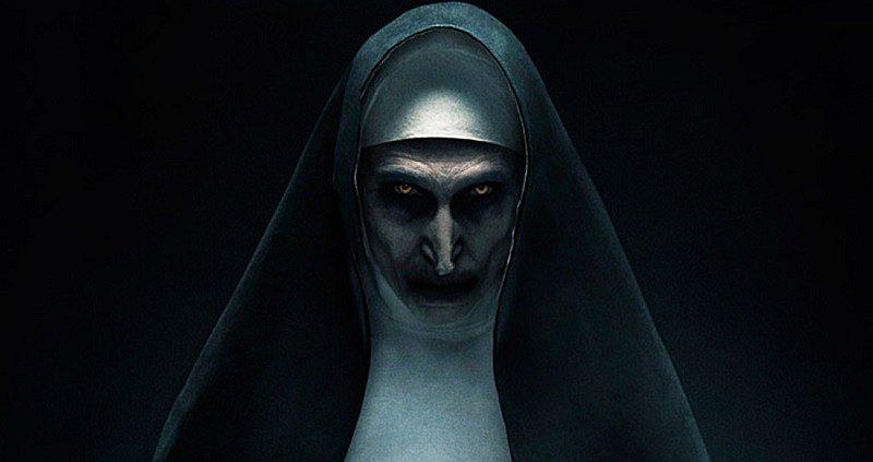 ​La Monja: cómo luce la actriz detrás del tenebroso personaje (FOTOS)