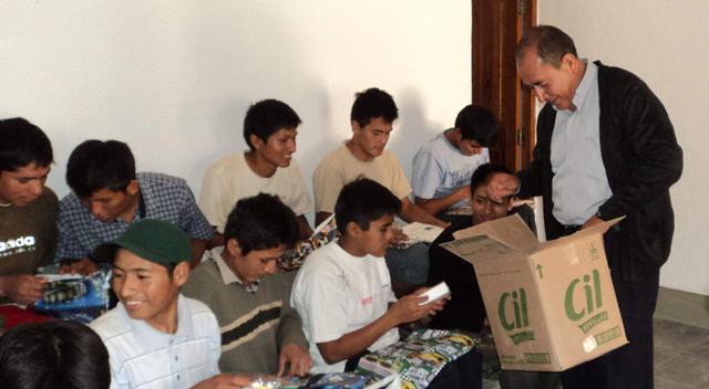 Huánuco: Conoce la increíble historia de amor del padre Oswaldo Rodríguez 