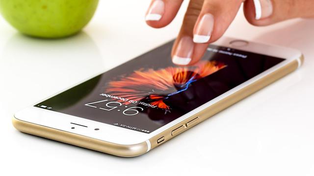 Los padres le quitaron el celular una noche y ella ingresó al cuarto de sus padres más tarde con un cuchillo. (Foto: Referencial / Pixabay)