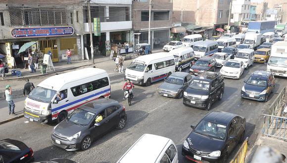 Los vehículos que realicen taxi colectivo deberán contar con seguro contra accidentes de tránsito. (Foto: Jorge Cerdán)