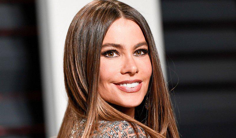 Sofía Vergara sorprende al compartir tierna foto de su niñez