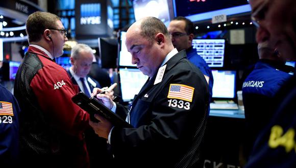 Wall Street cierra sin dirección esperando datos de la economía mundial